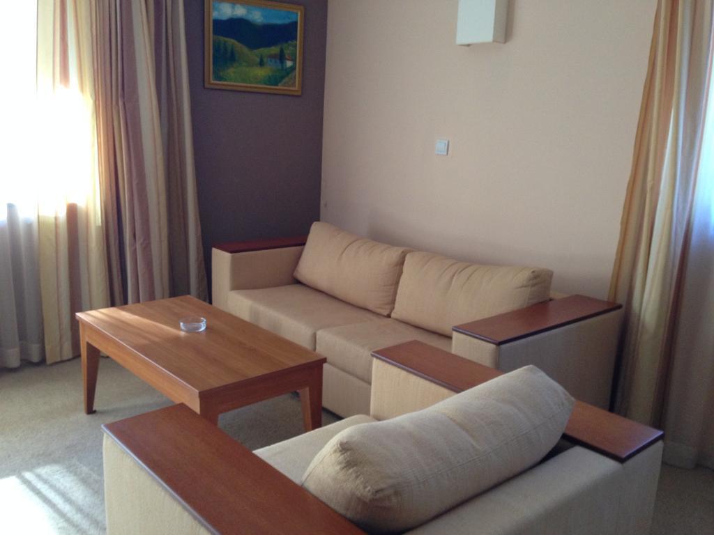 Royal House Apartments Tmf Παμπόροβο Δωμάτιο φωτογραφία